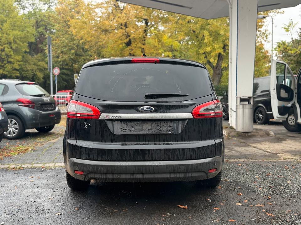 Ford S-Max 2011 — rear view