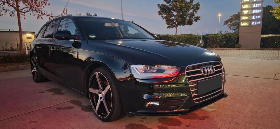 Audi A4 2012 — вигляд ззаду