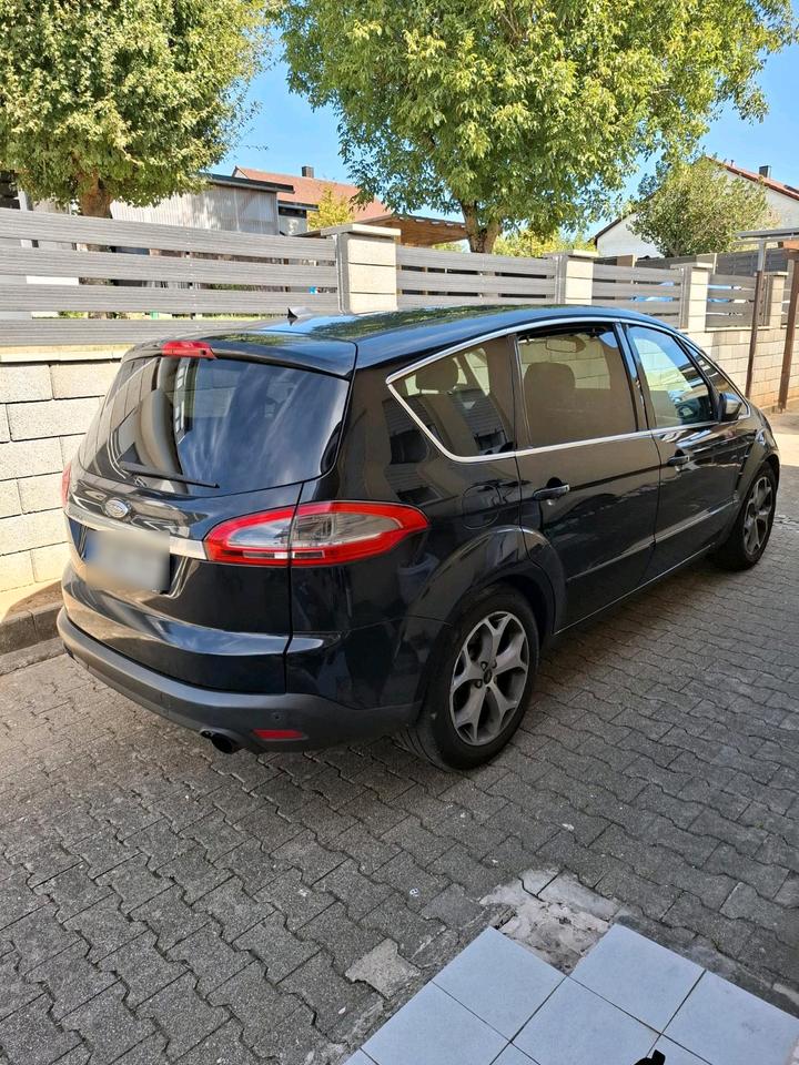 Ford C-Max 2010 — салон
