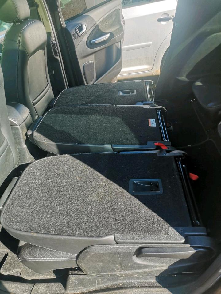 Ford S-Max 2008 — photo 14