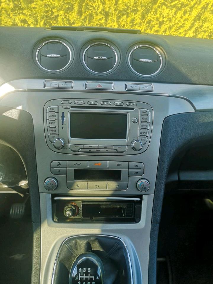 Ford S-Max 2008 — interior