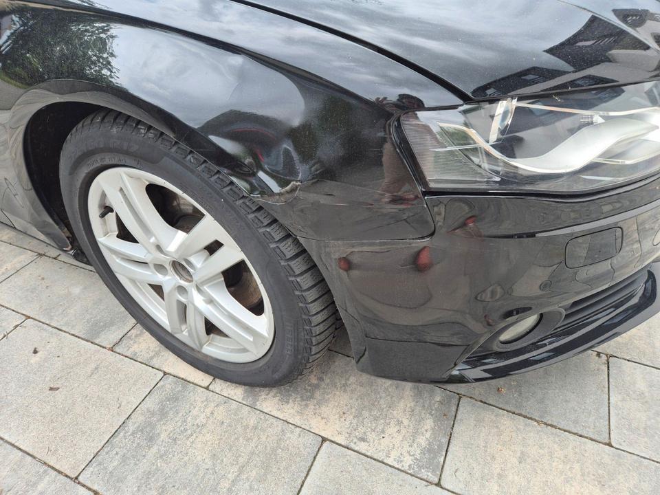 Audi A4 2011 — салон