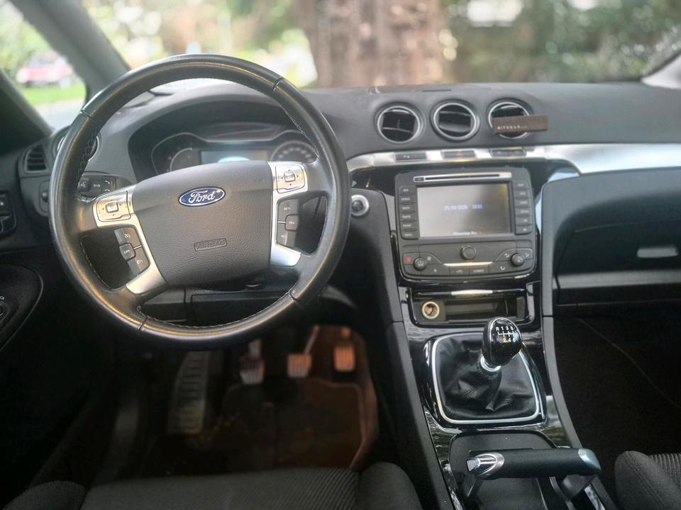 Ford S-Max 2014 — photo 10