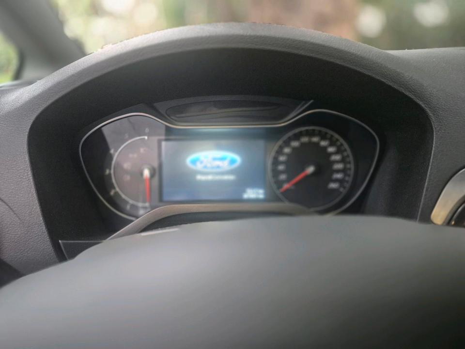 Ford S-Max 2014 — photo 13