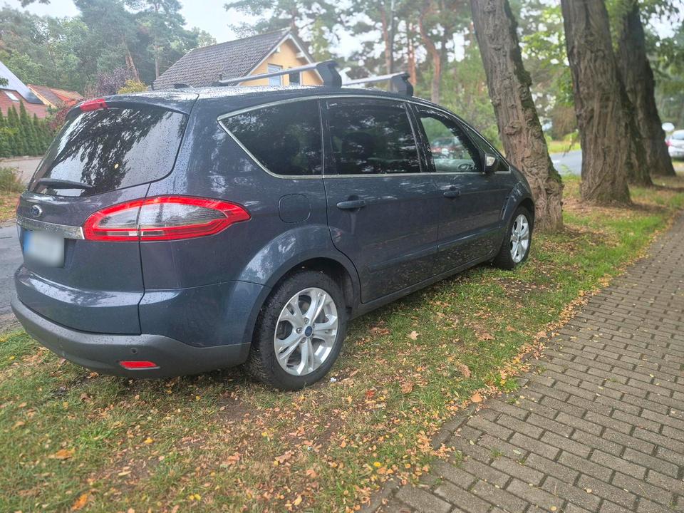 Ford S-Max 2014 — photo 16