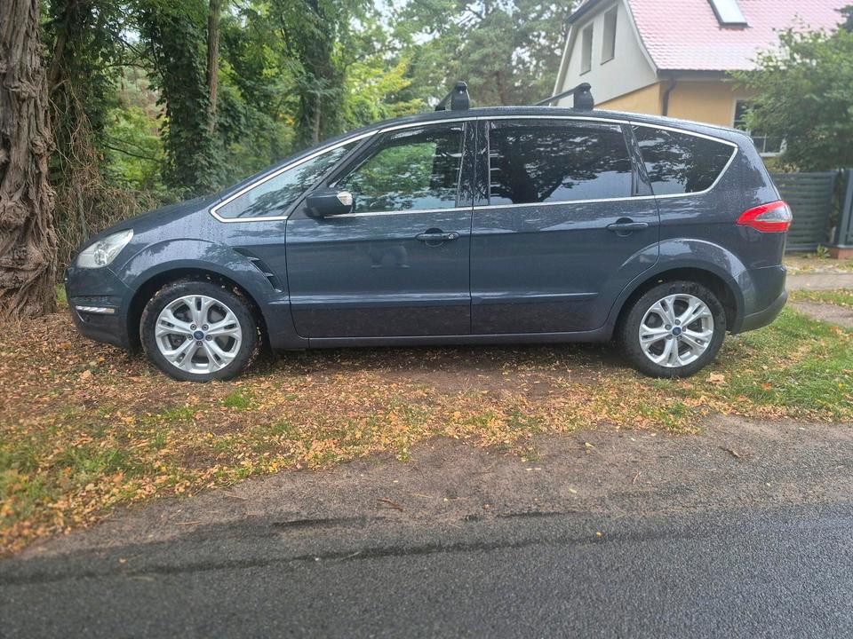 Ford S-Max 2014 — rear view