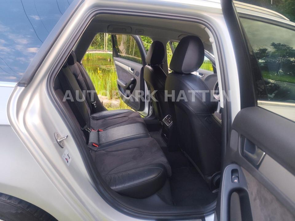 Audi A4 2011 — photo 17