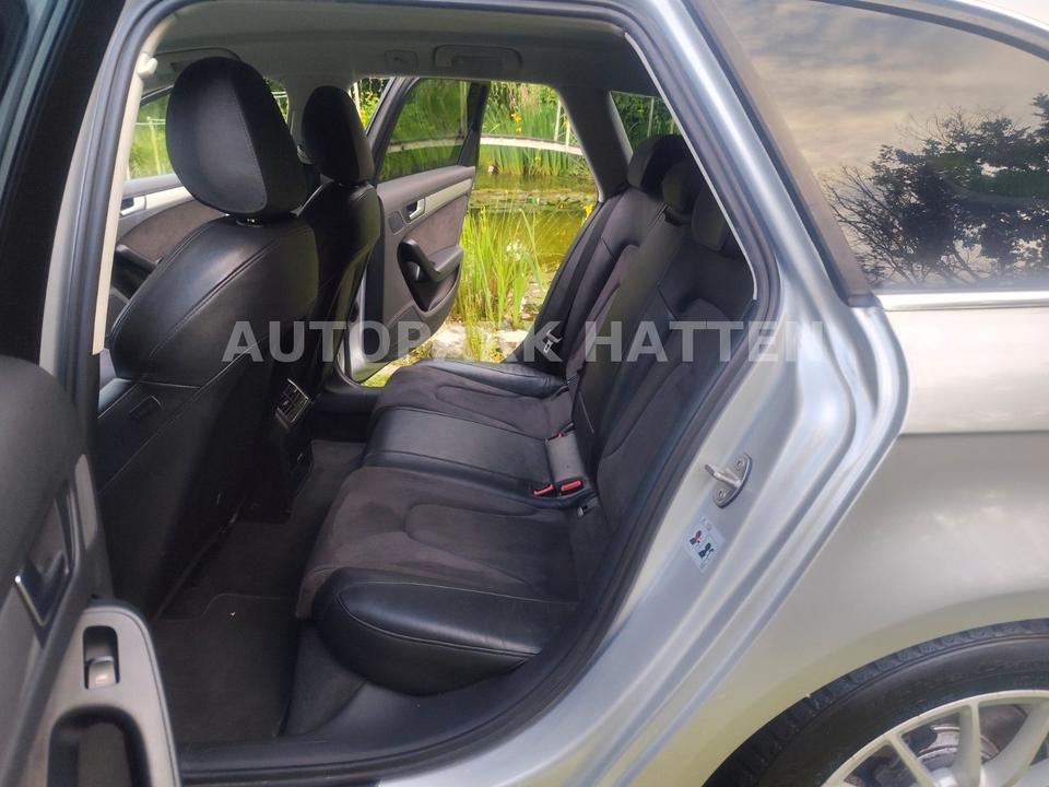 Audi A4 2011 — photo 18