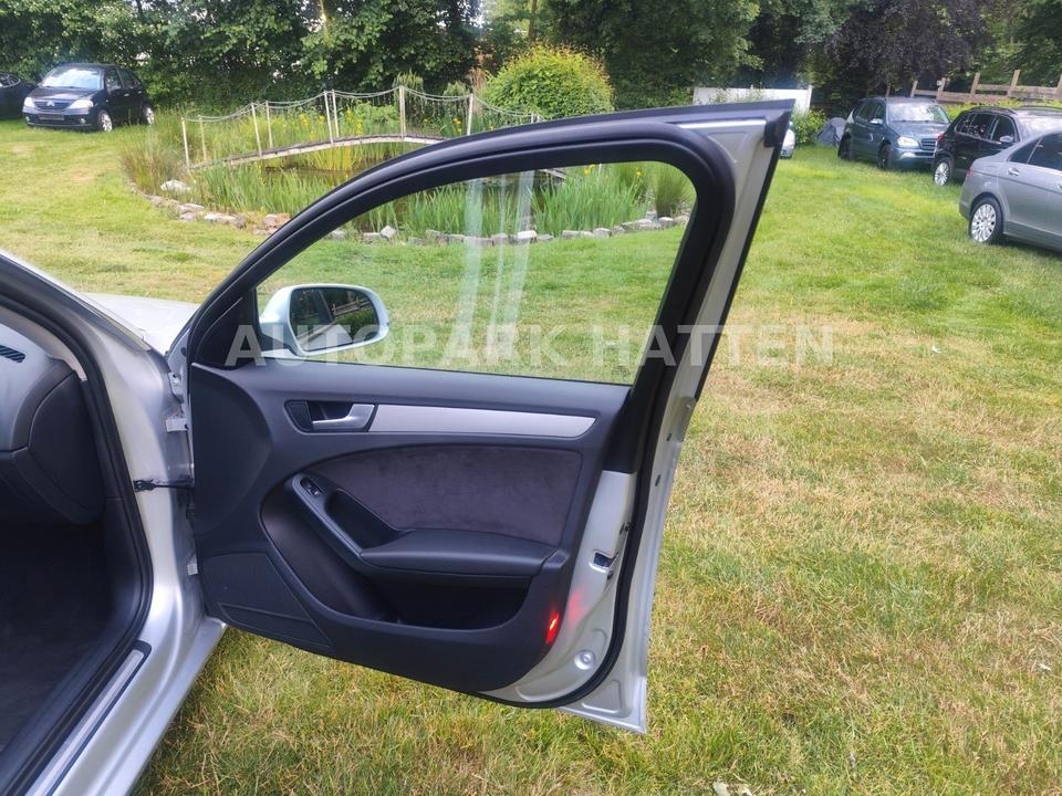Audi A4 2011 — photo 20