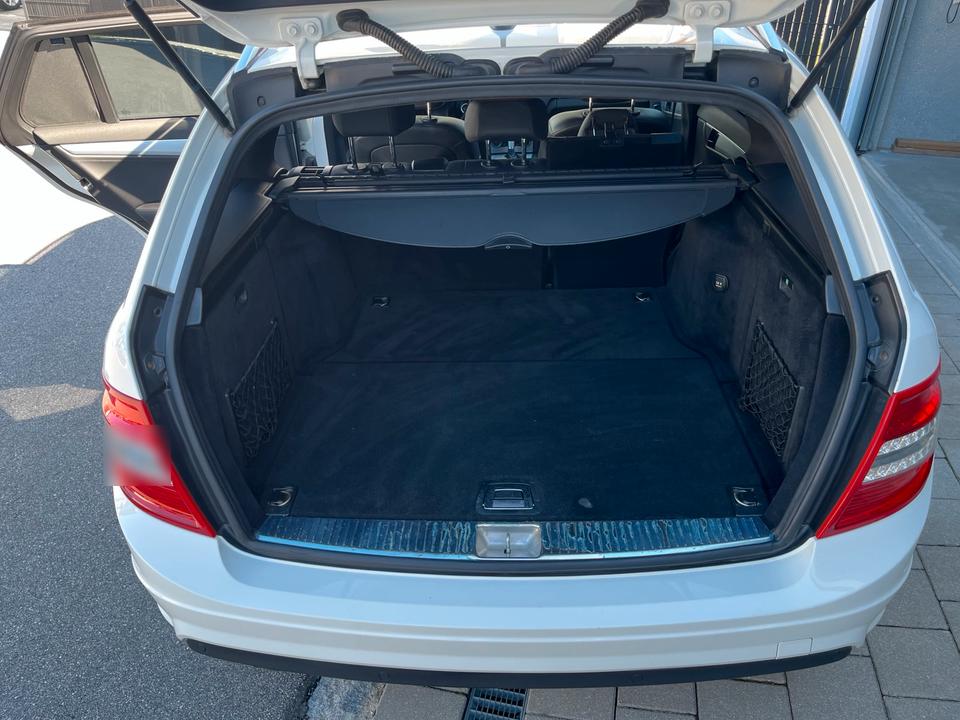 Mercedes Benz C 220 2008 — photo 13