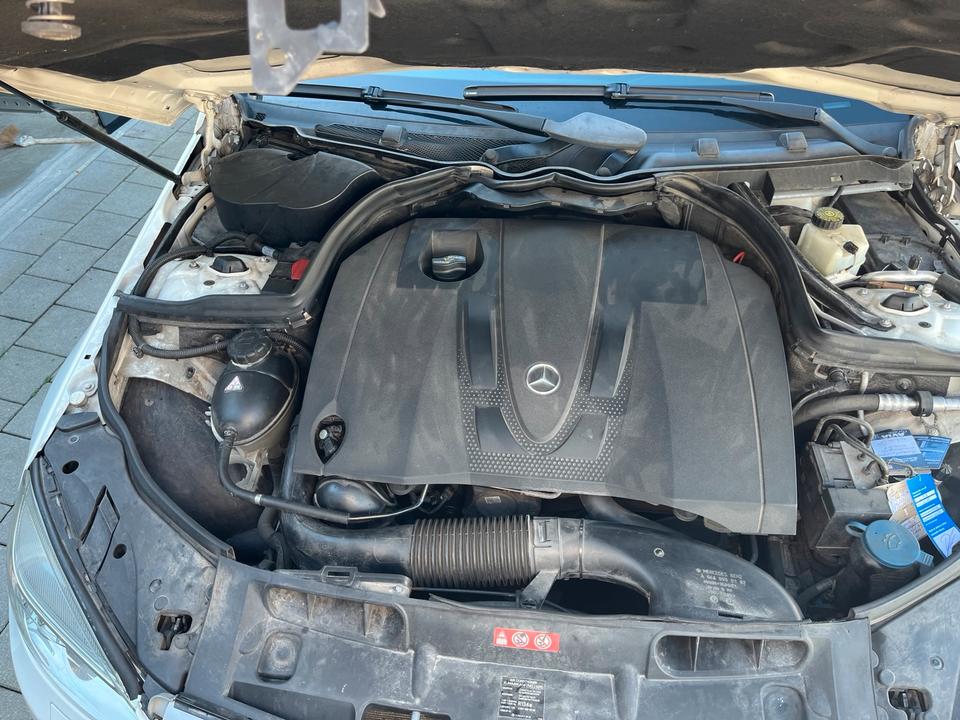 Mercedes Benz C 220 2008 — photo 15