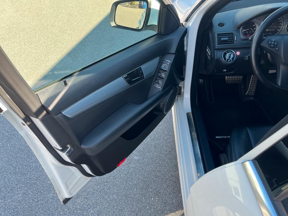Mercedes Benz C 220 2008 — photo 18