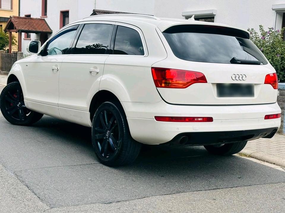 Audi Q7 2009 — двигун