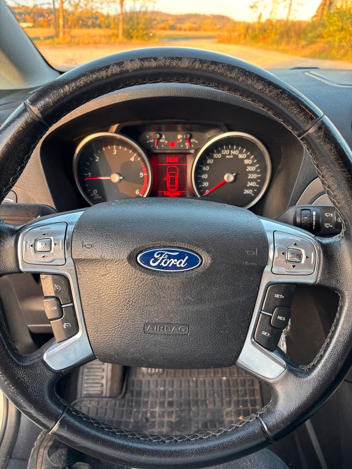 Ford S-Max 2011 — photo 12