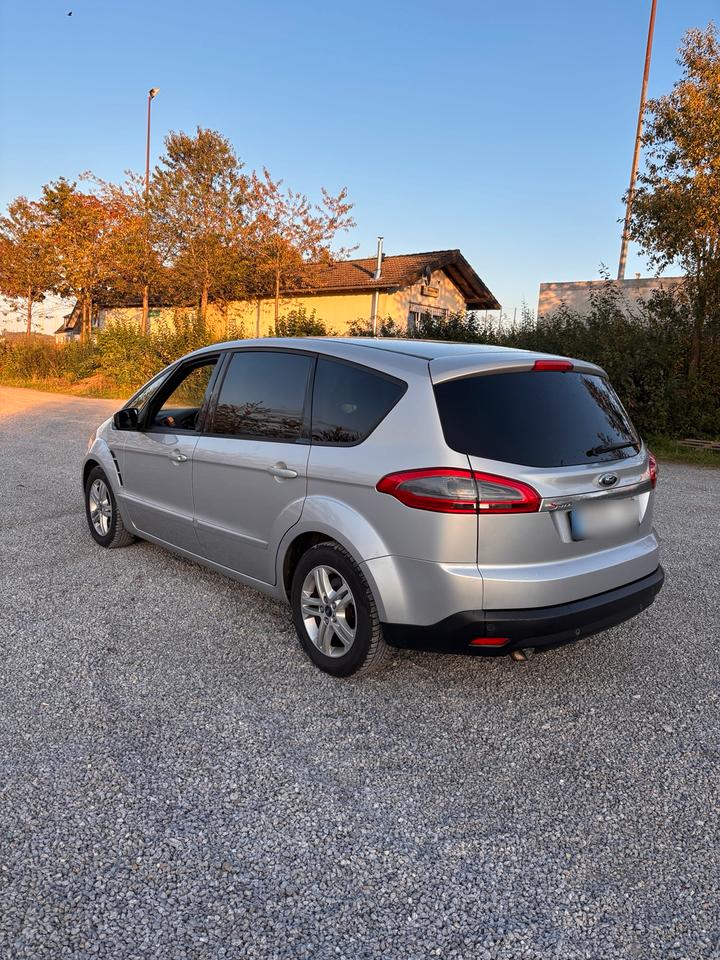 Ford S-Max 2011 — interior