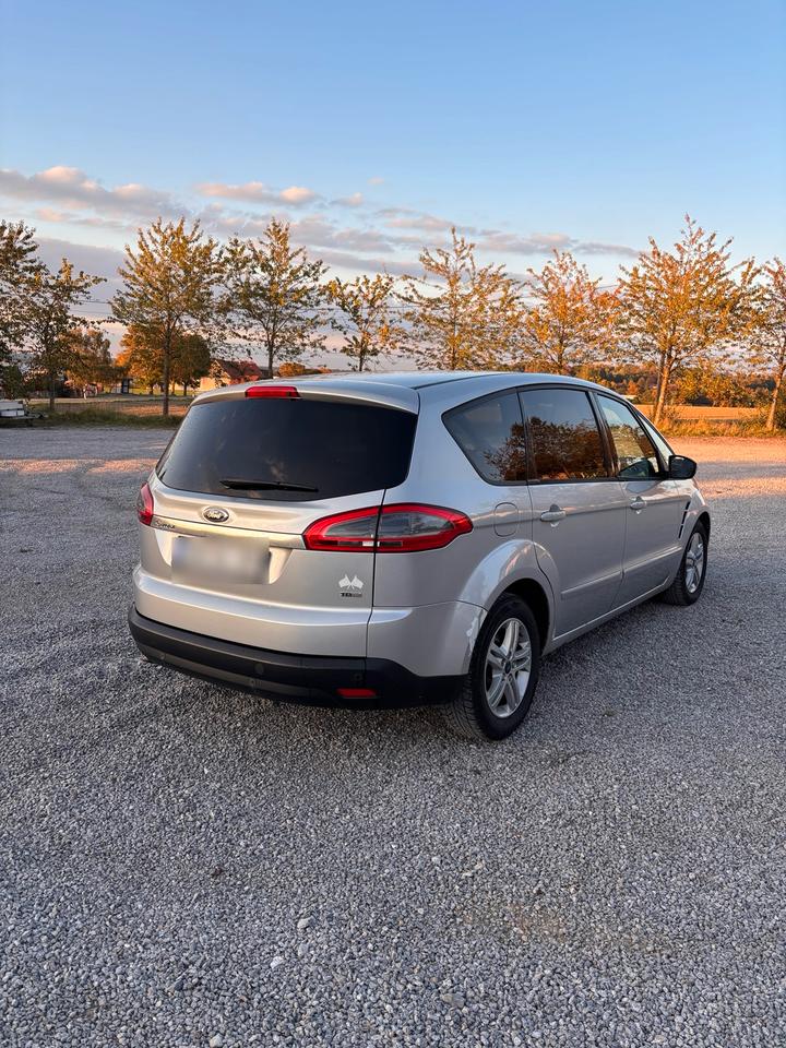 Ford S-Max 2011 — engine