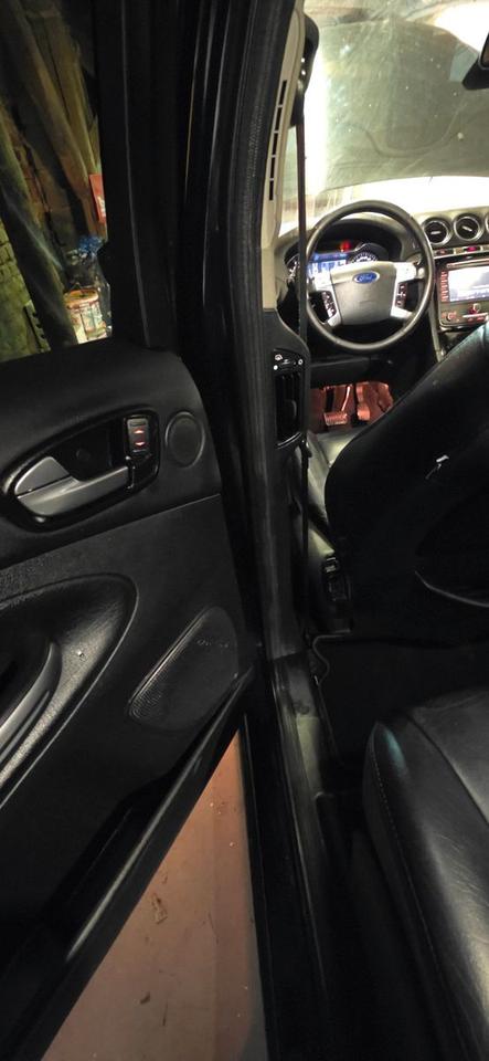 Ford S-Max 2011 — photo 8
