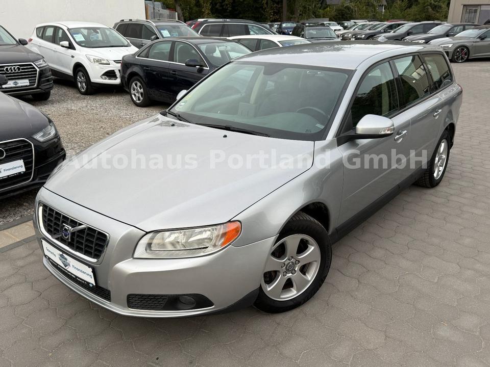 Volvo V70 2007 — interior