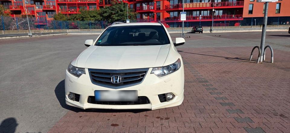 Honda Accord 2011 — вигляд ззаду