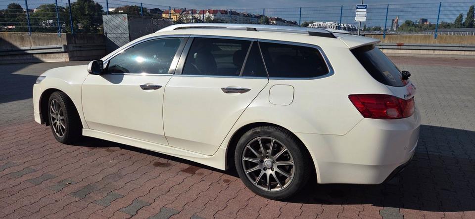 Honda Accord 2011 — двигун