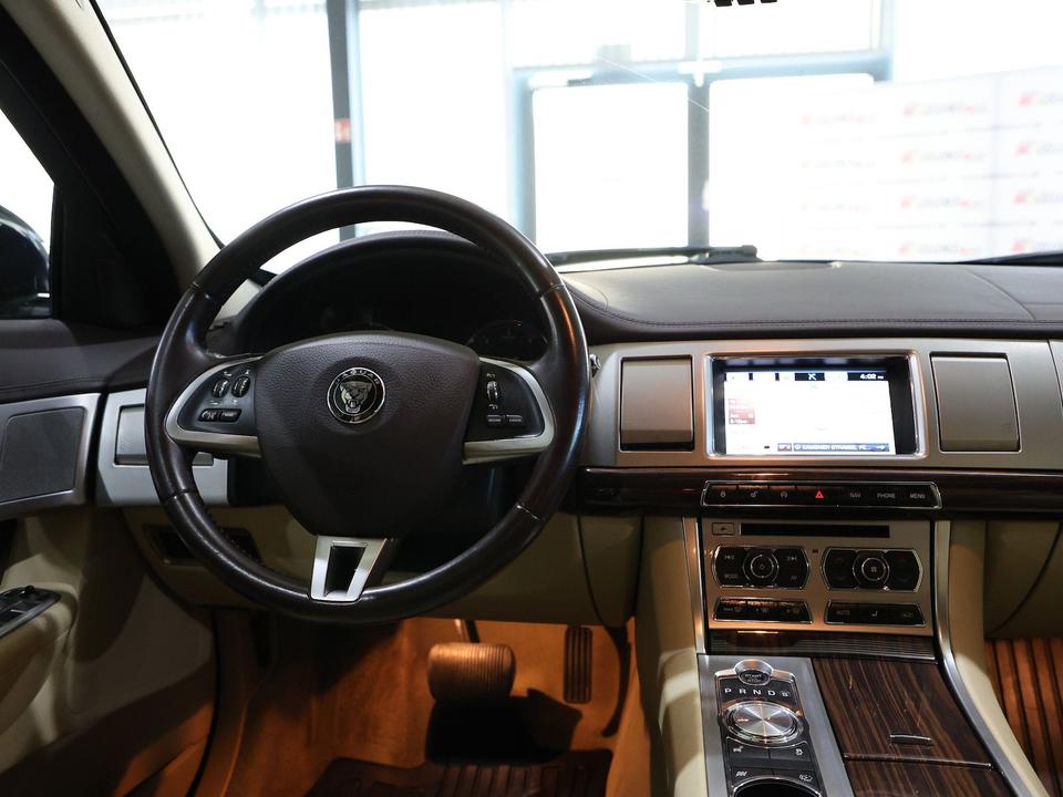 Jaguar XF 2013 — photo 16