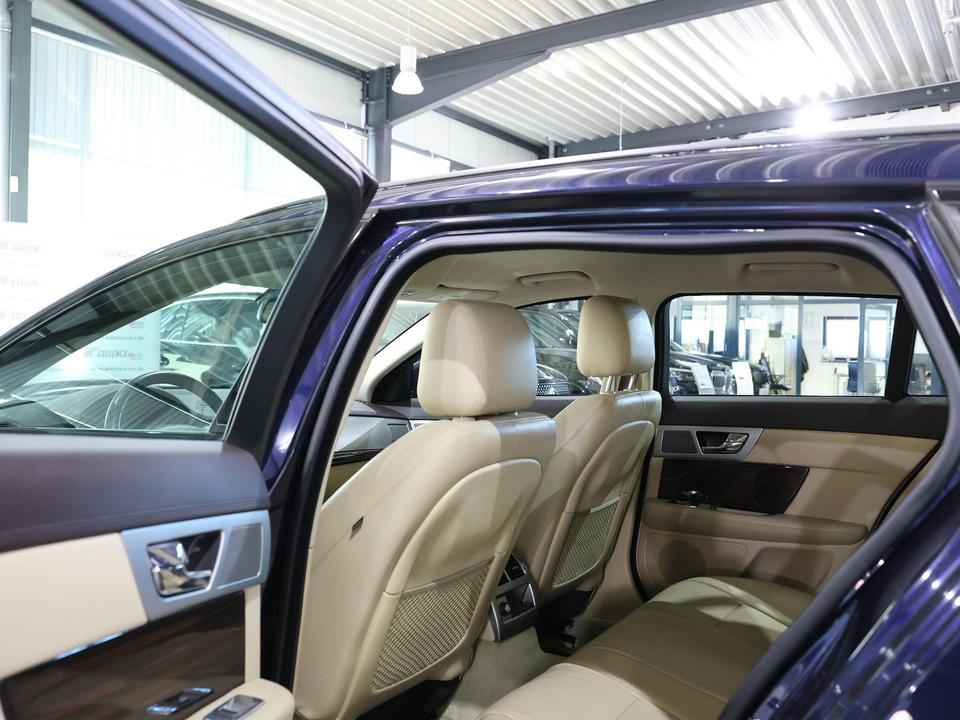 Jaguar XF 2013 — photo 17