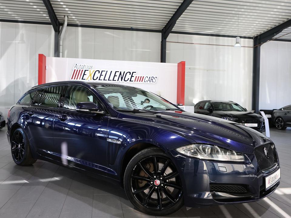 Jaguar XF 2013 — interior