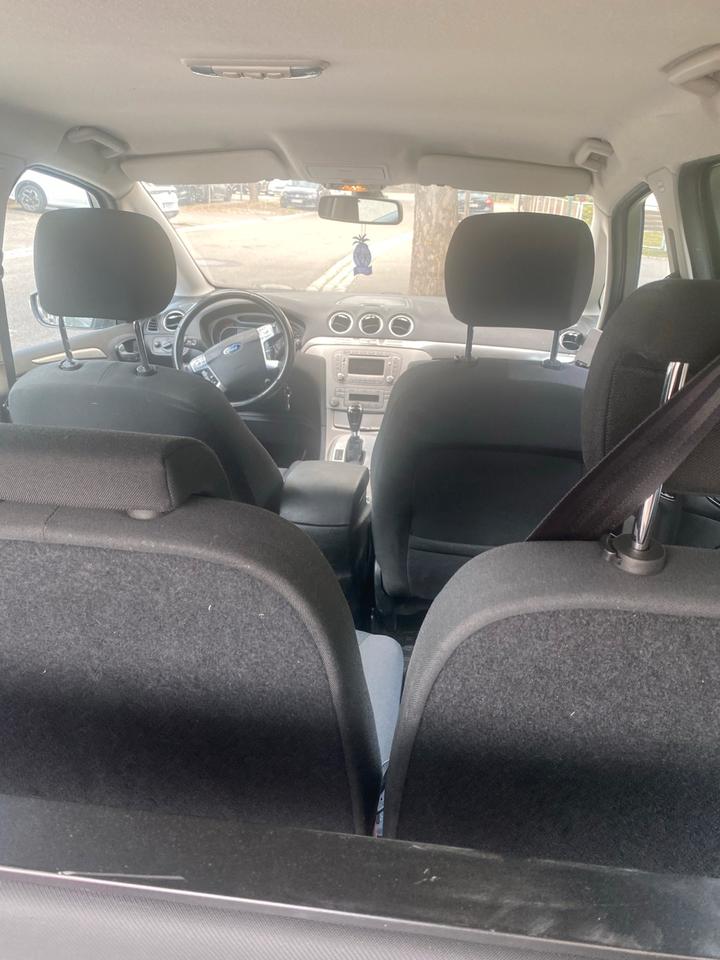 Ford C-Max 2010 — photo 7