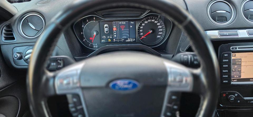 Ford S-Max 2011 — photo 10
