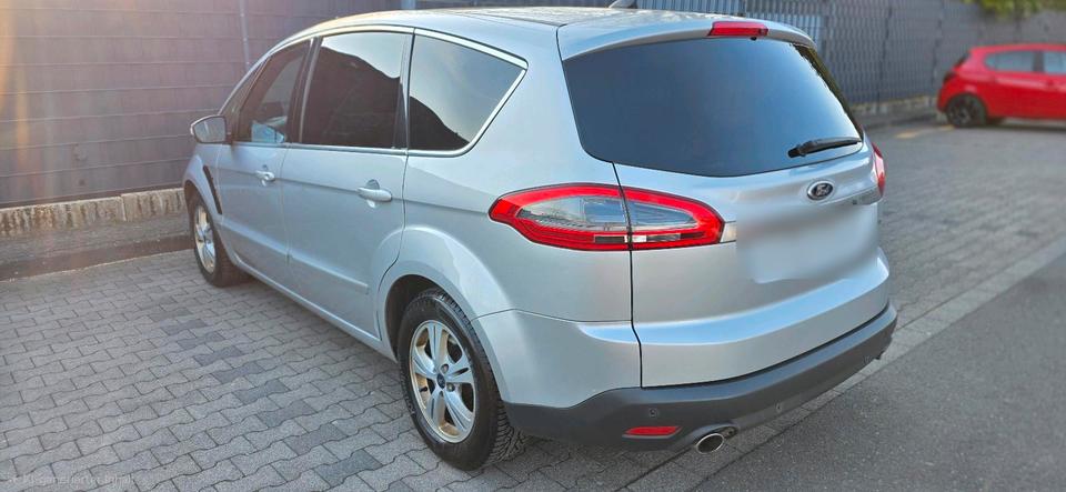 Ford S-Max 2011 — interior