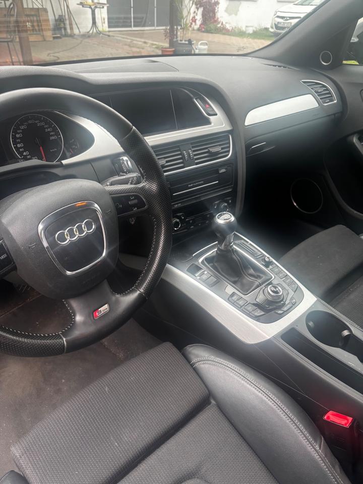 Audi A4 2009 — interior