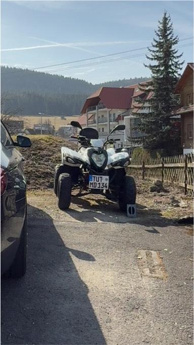 Weitere Motorräder Luxxon/Adly A300S 2013 — rear view