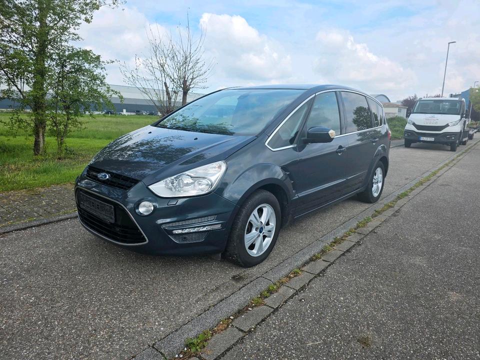 Ford S-Max 2011 — rear view