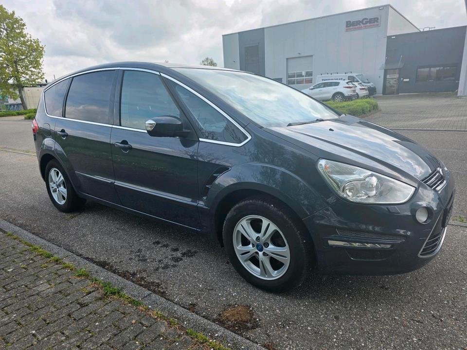 Ford S-Max 2011 — interior
