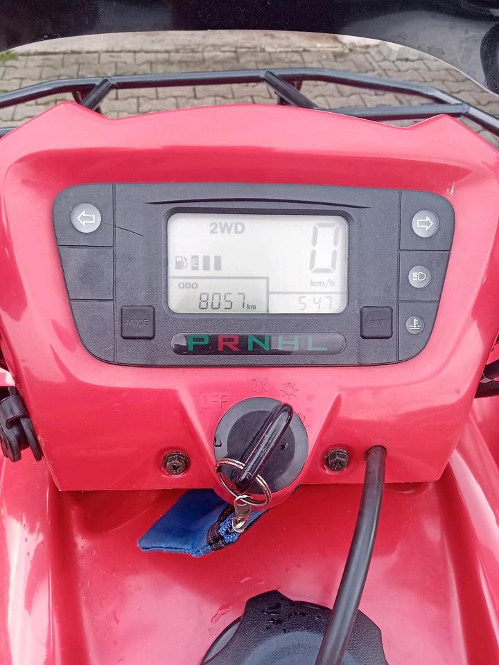 Kymco MXU 500 4×4 2006 — interior