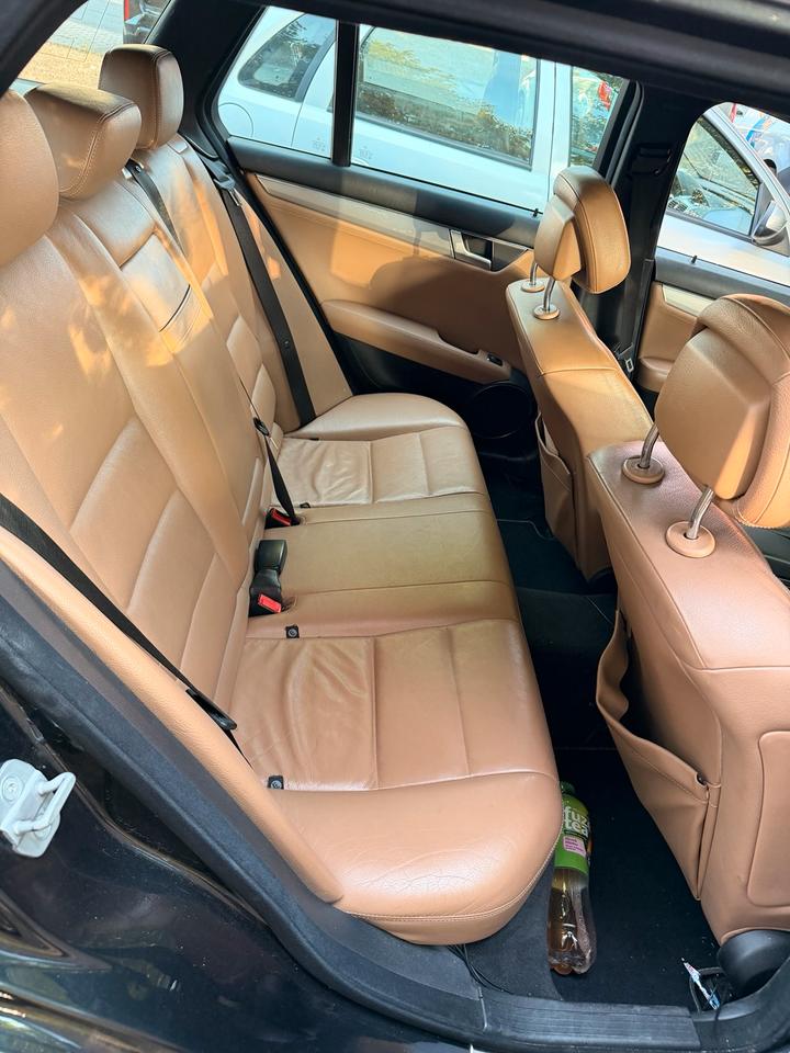 Mercedes Benz C 200 2011 — photo 10