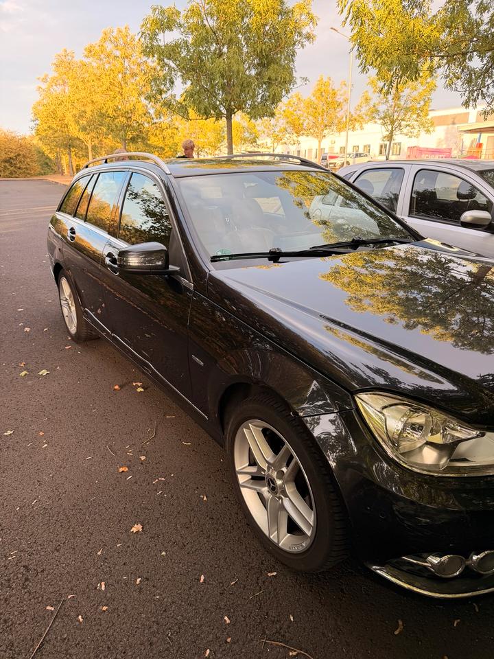 Mercedes Benz C 200 2011 — photo 15