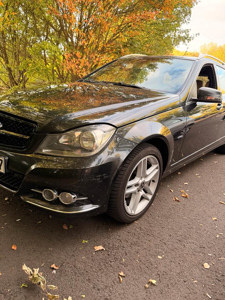 Mercedes Benz C 200 2011 — photo 17