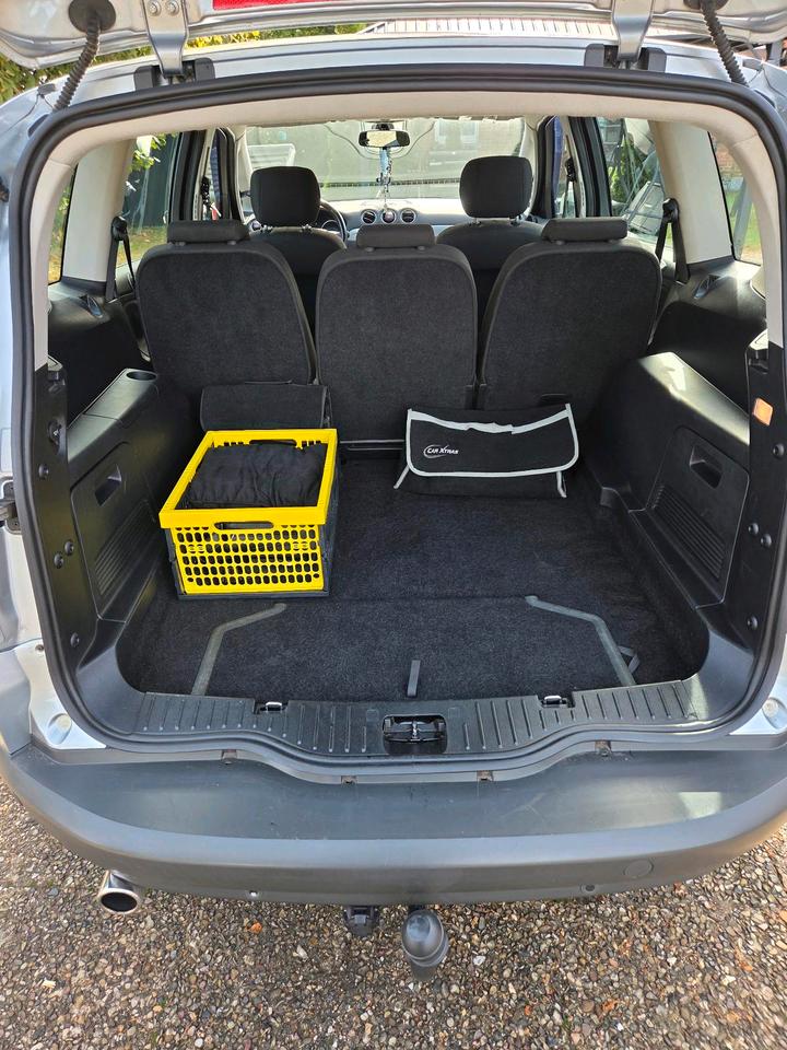 Ford S-Max 2008 — photo 17