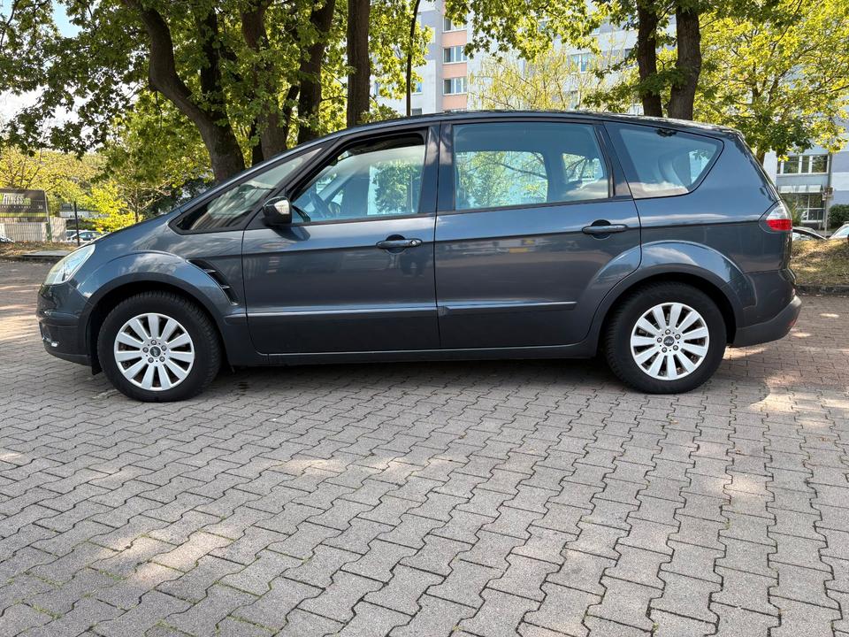 Ford S-Max 2007 — rear view