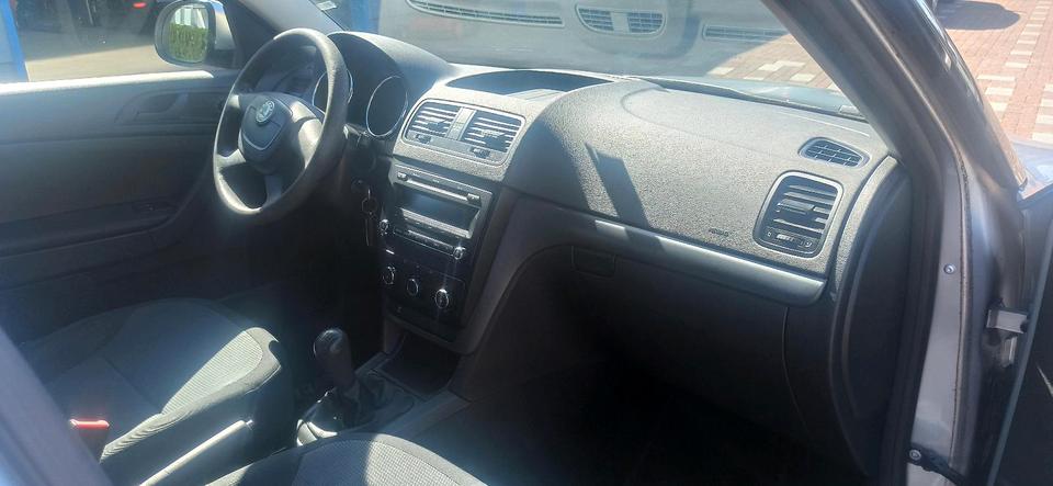 Skoda Yeti 2011 — photo 14