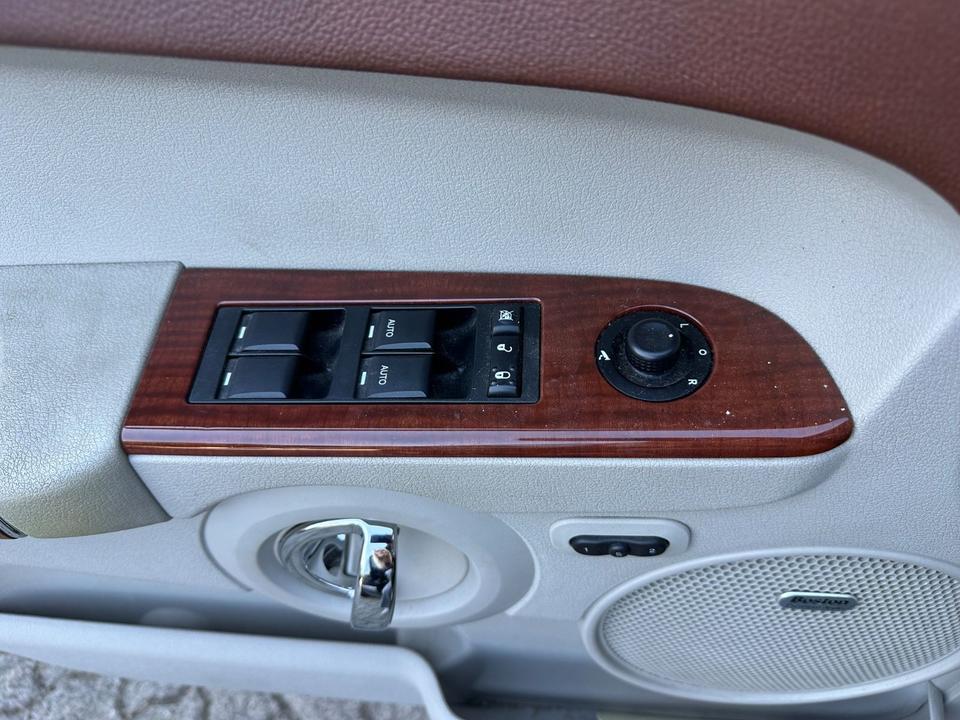 Jeep Commander 2008 — photo 16