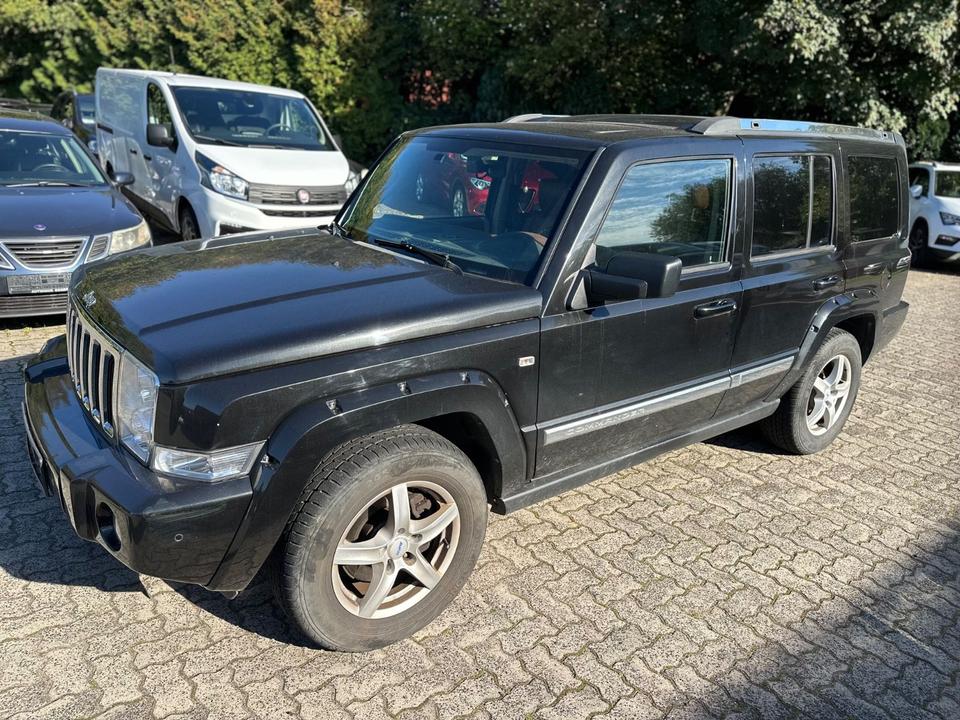 Jeep Commander 2008 — rear view