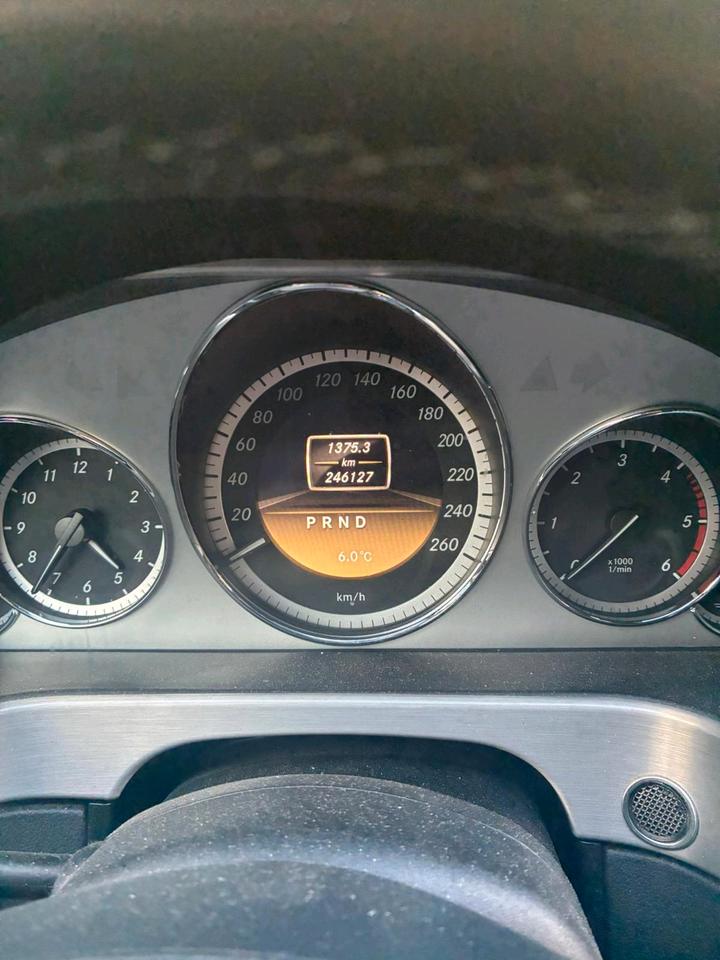 Mercedes Benz E 250 2009 — двигун