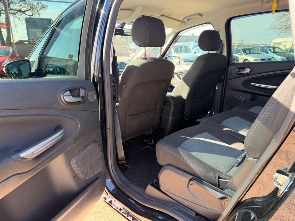 Ford S-Max 2013 — photo 10