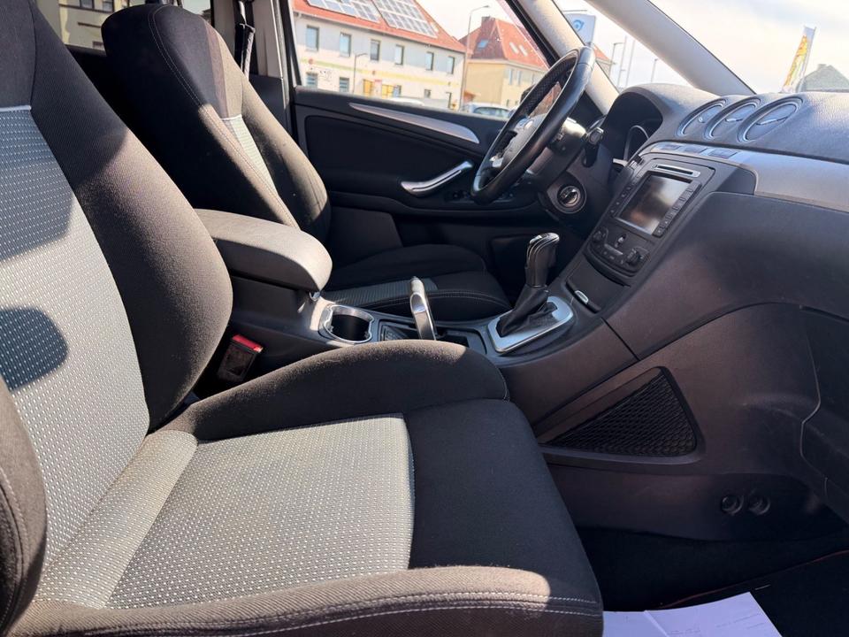 Ford S-Max 2013 — photo 15