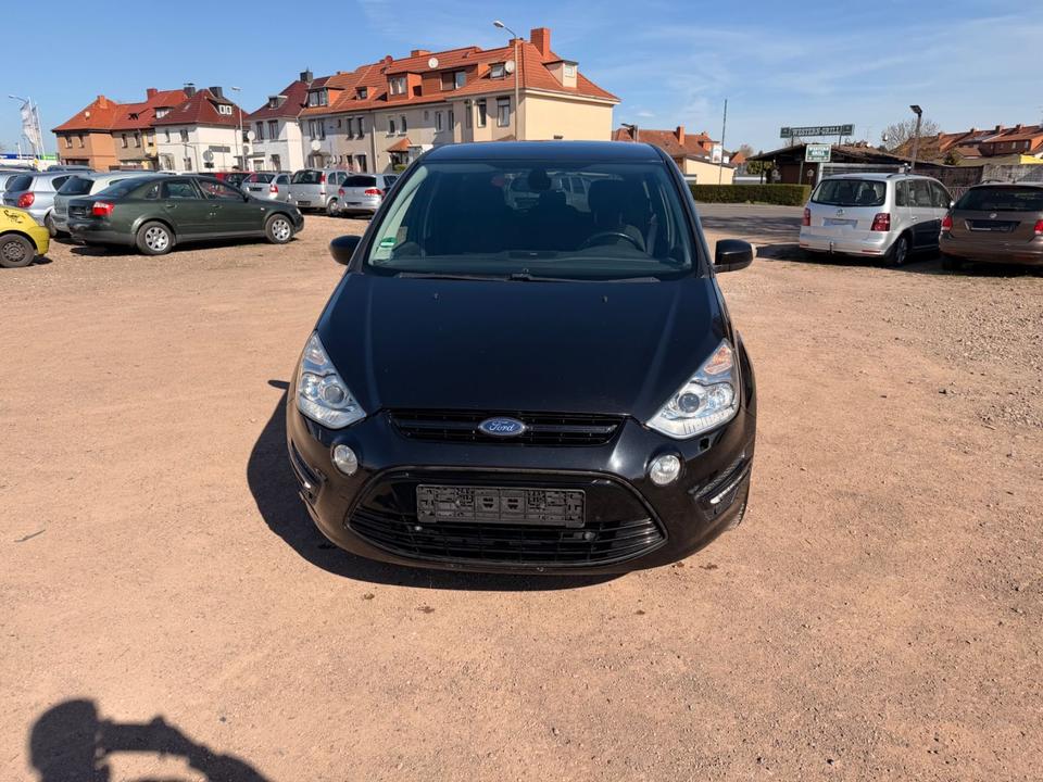 Ford S-Max 2013 — photo 17