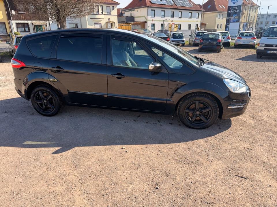 Ford S-Max 2013 — photo 19