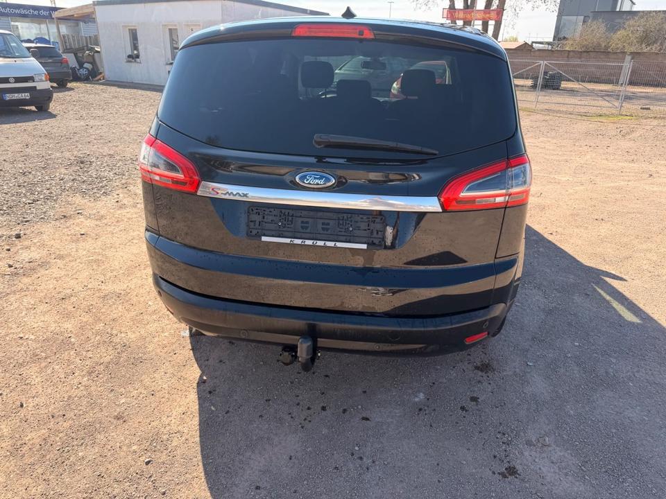 Ford S-Max 2013 — rear view
