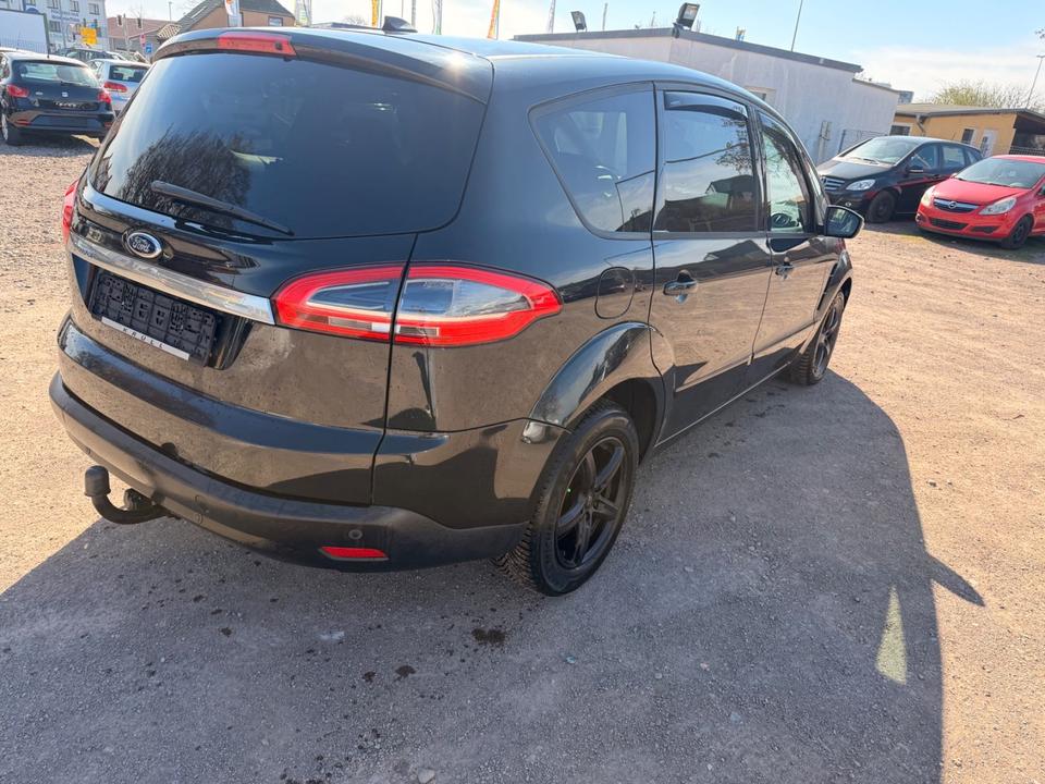 Ford S-Max 2013 — photo 20